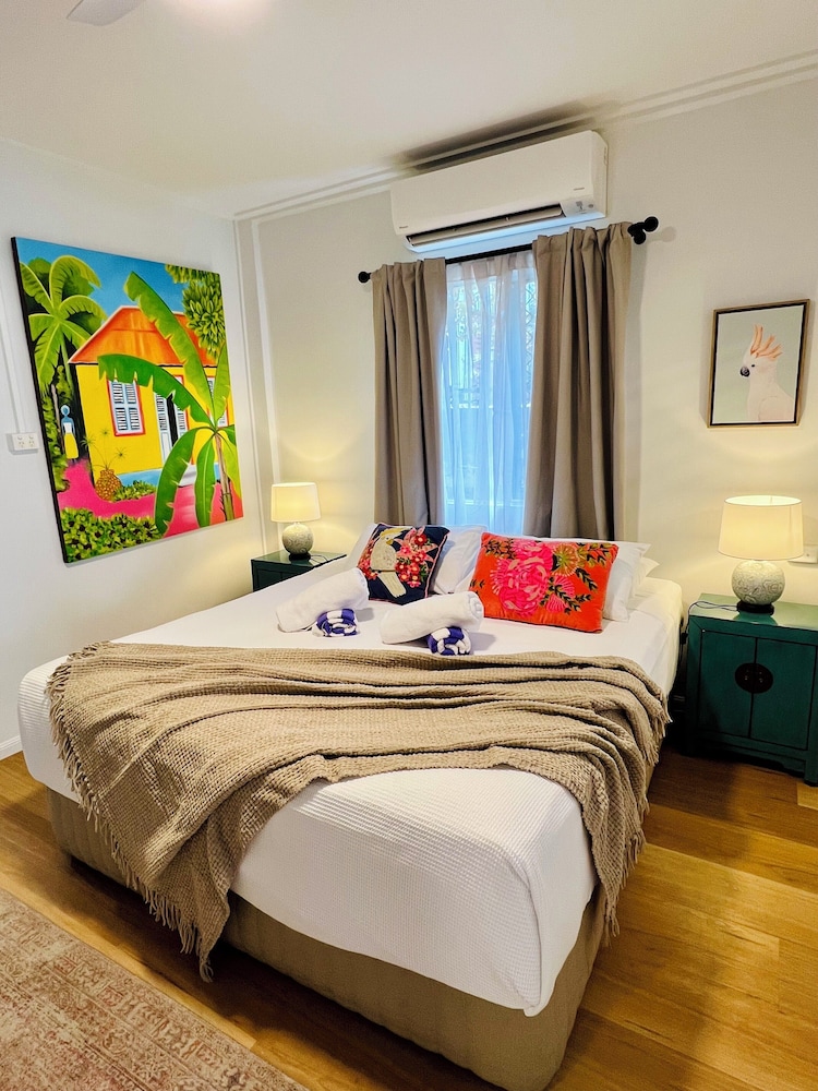 Apartment, 1 King Bed with Sofa bed, Kitchen photo 3