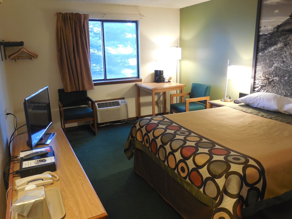 Standard Room, 1 Queen Bed - Photo 6