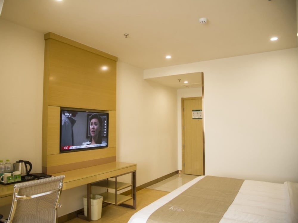 Room, 1 King Bed photo 2