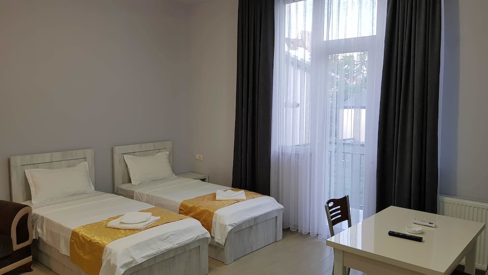Apartment (103)