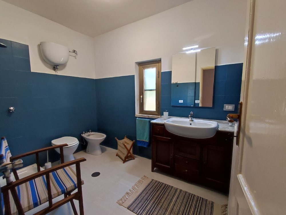 Basic Shared Dormitory, Mixed Dorm, Shared Bathroom, Garden View photo 3