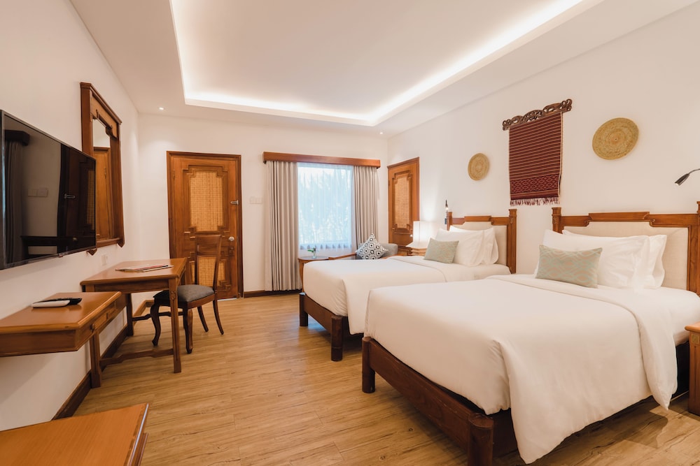 Deluxe Room - Photo 5
