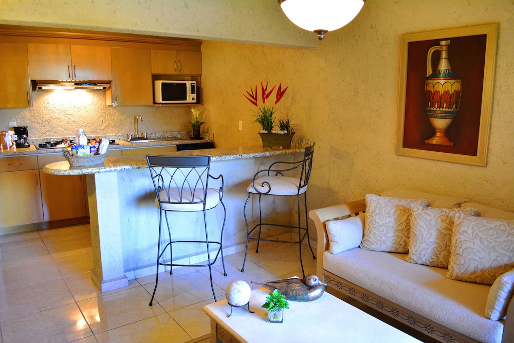 Classic Suite, Kitchenette photo 2