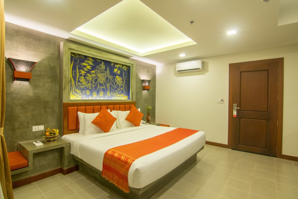 Deluxe King Room photo 1