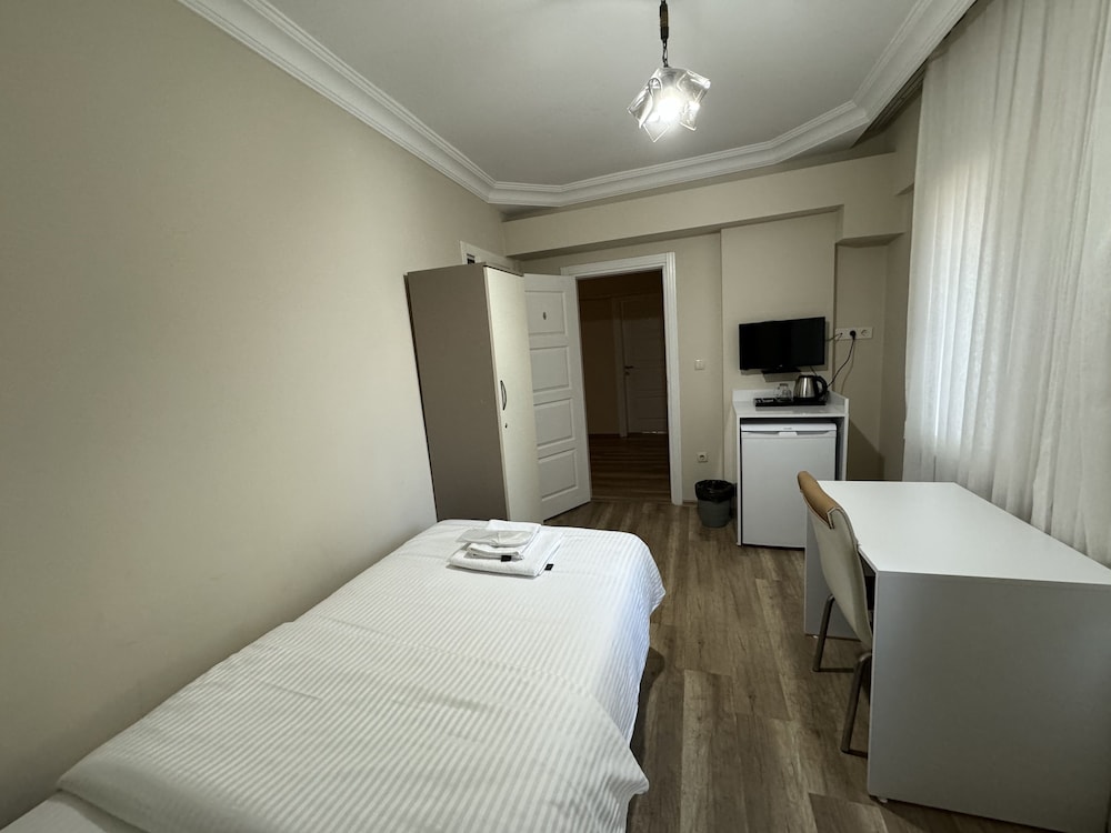 Standard Single Room, Private Bathroom photo 2