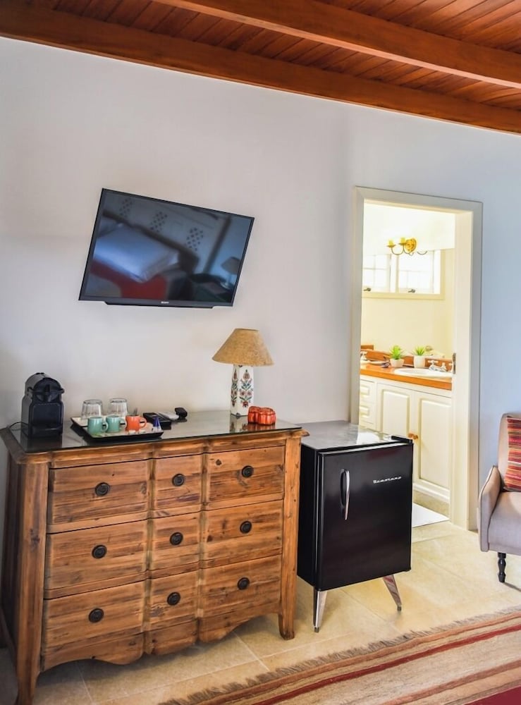 Deluxe Double Room, 1 Queen Bed, Ocean View photo 2
