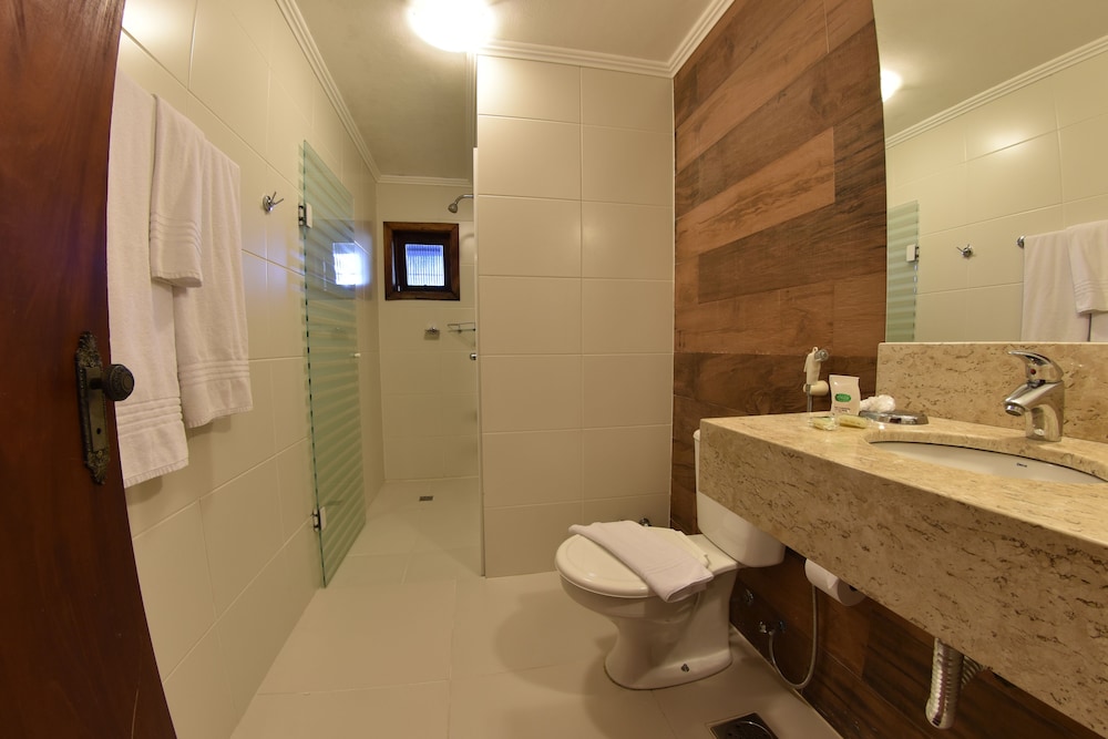 Deluxe Quadruple Room (Quadruple) thumbnail 5