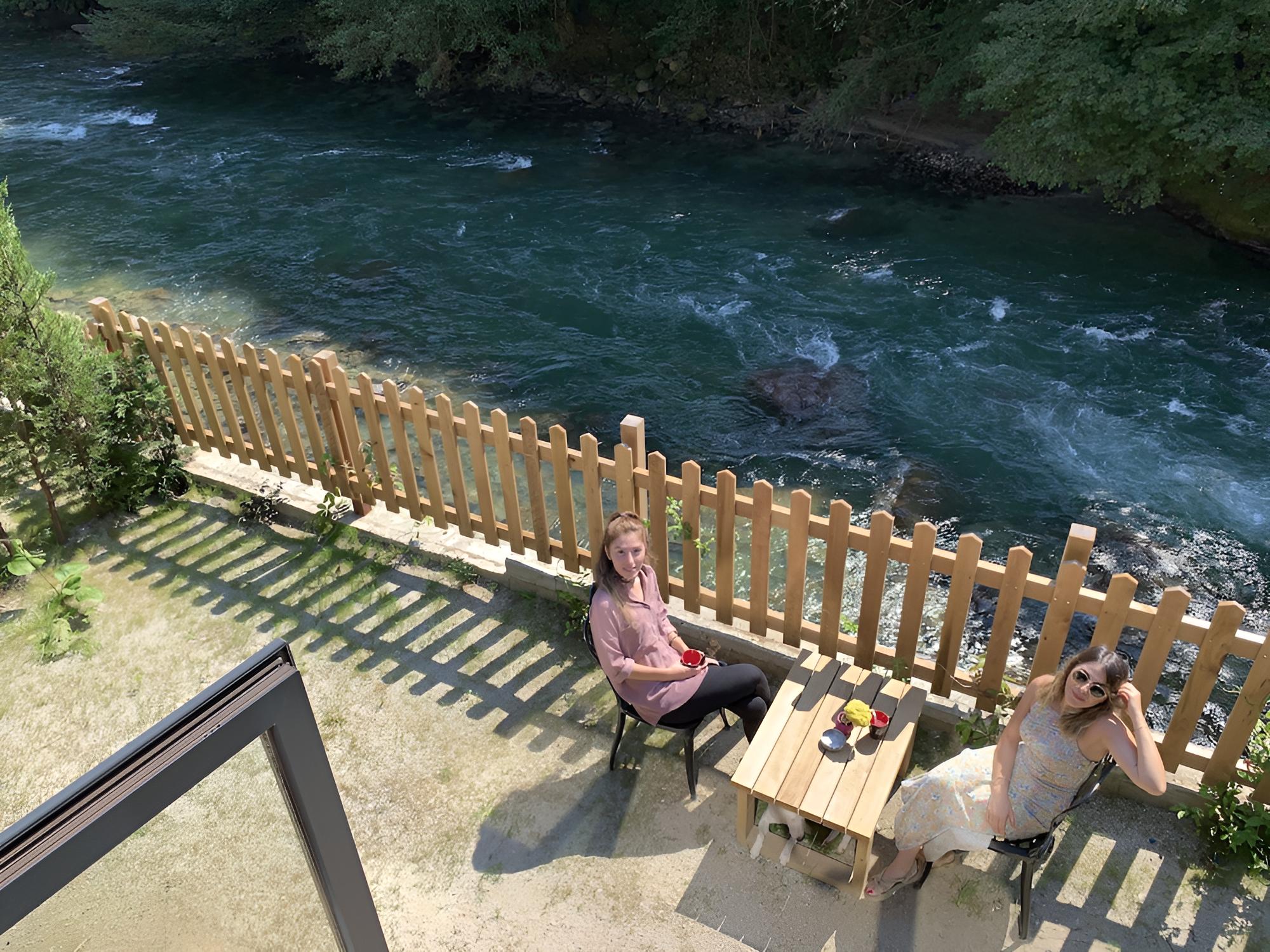 Exclusive Bungalow, River View photo 3
