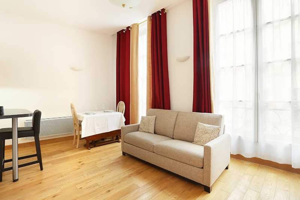 Apartment photo 1