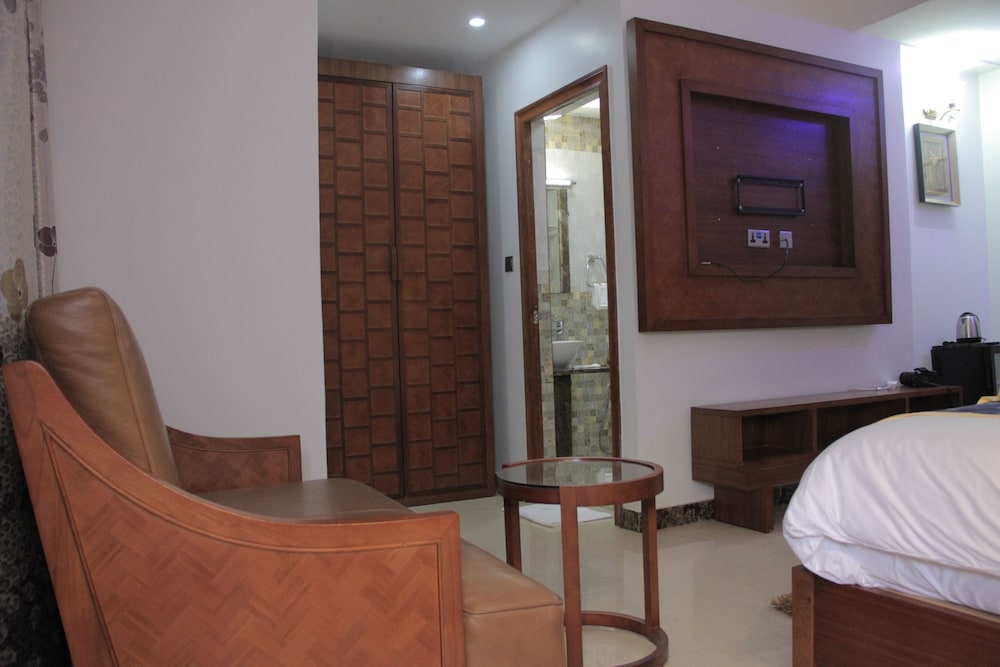 Business Room photo 2