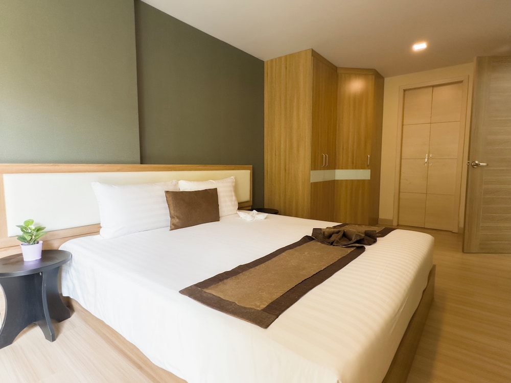 Room, 1 Bedroom (Grand Premier, 1 King) photo 3