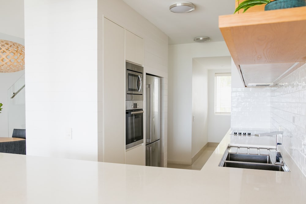 One Bedroom Deluxe Ocean View Penthouse photo 3