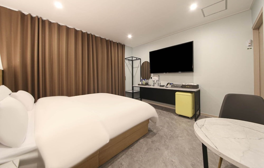 Standard Double Room Single Use - Photo 1