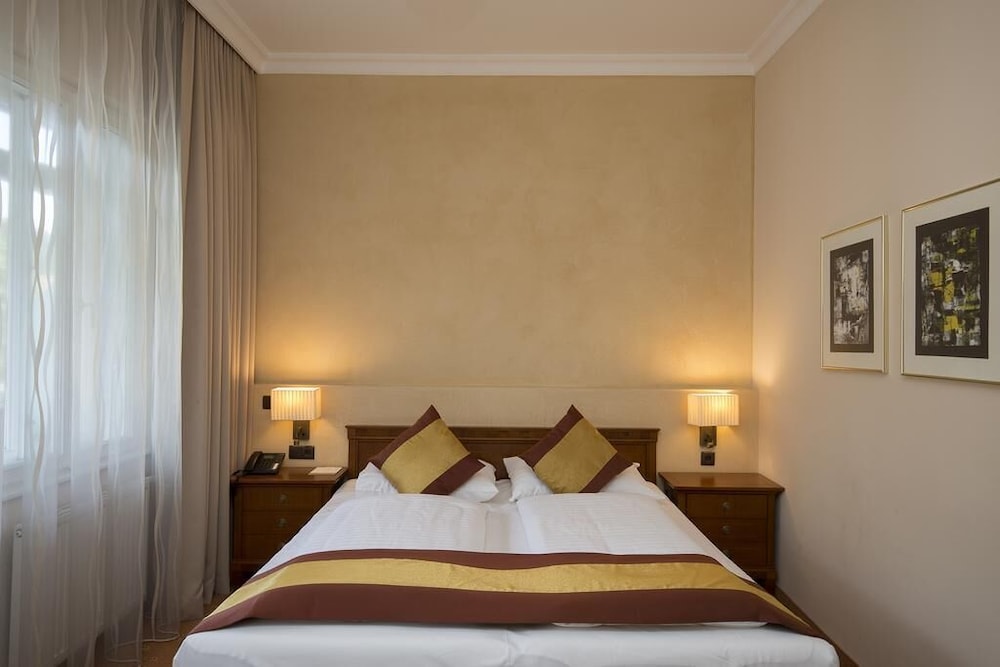 Classic Double Room Single Use, Balcony, Mountain View photo 2