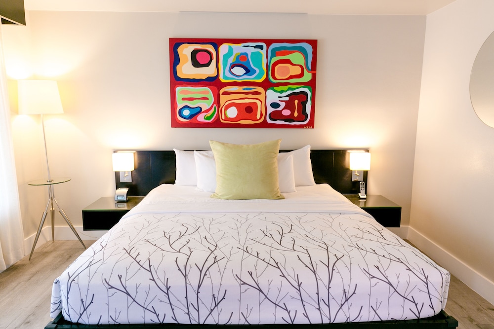 Snooze & Cruise King: Includes Parking & Long Beach Port Transfer - Photo 2
