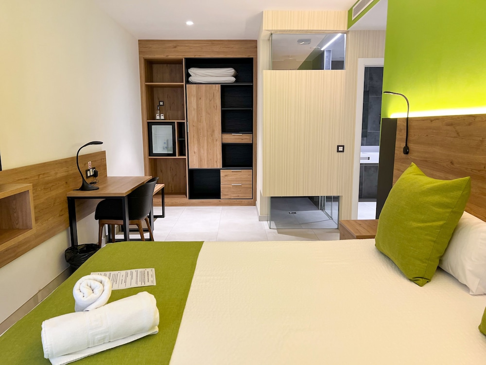 Classic Double Room - Photo 10