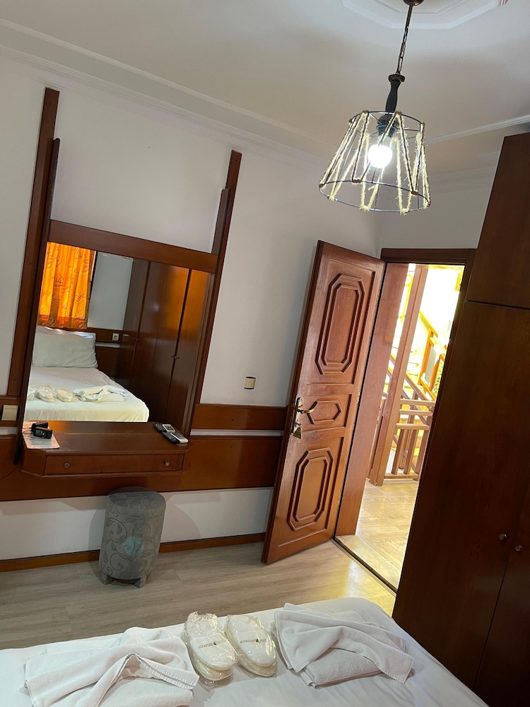 Standard Double or Twin Room photo 3
