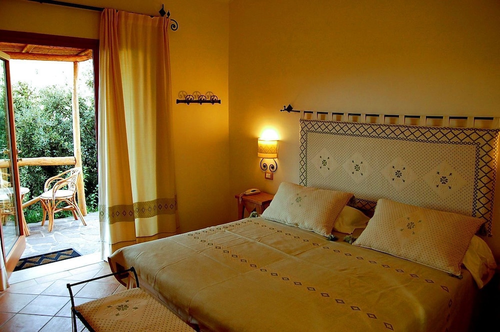 Standard Double Room, Garden Area
