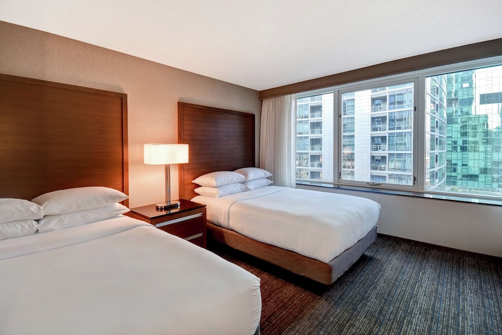 Suite, Multiple Beds, Lake View (High Floor) - Photo 1