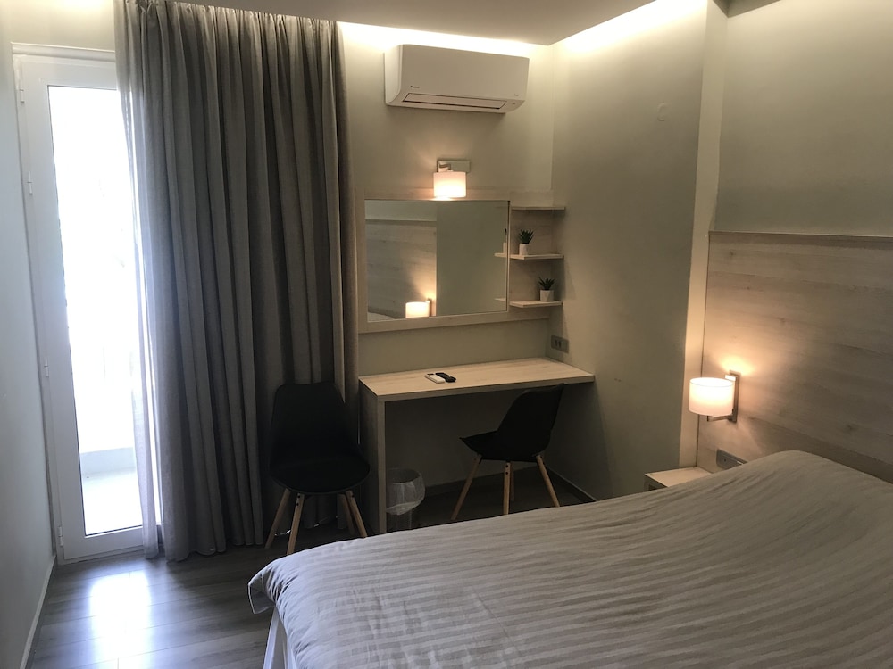 Basic Double or Twin Room, Beach View
