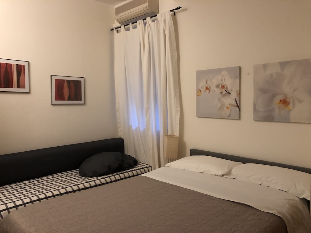 Basic Triple Room photo 2