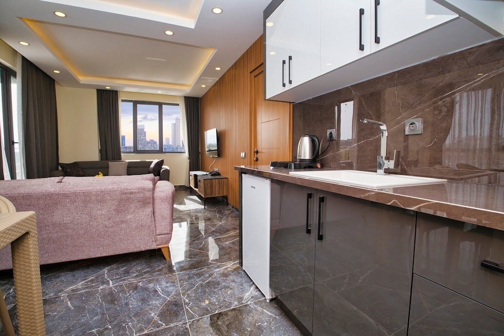 Comfort Suite, City View thumbnail 5