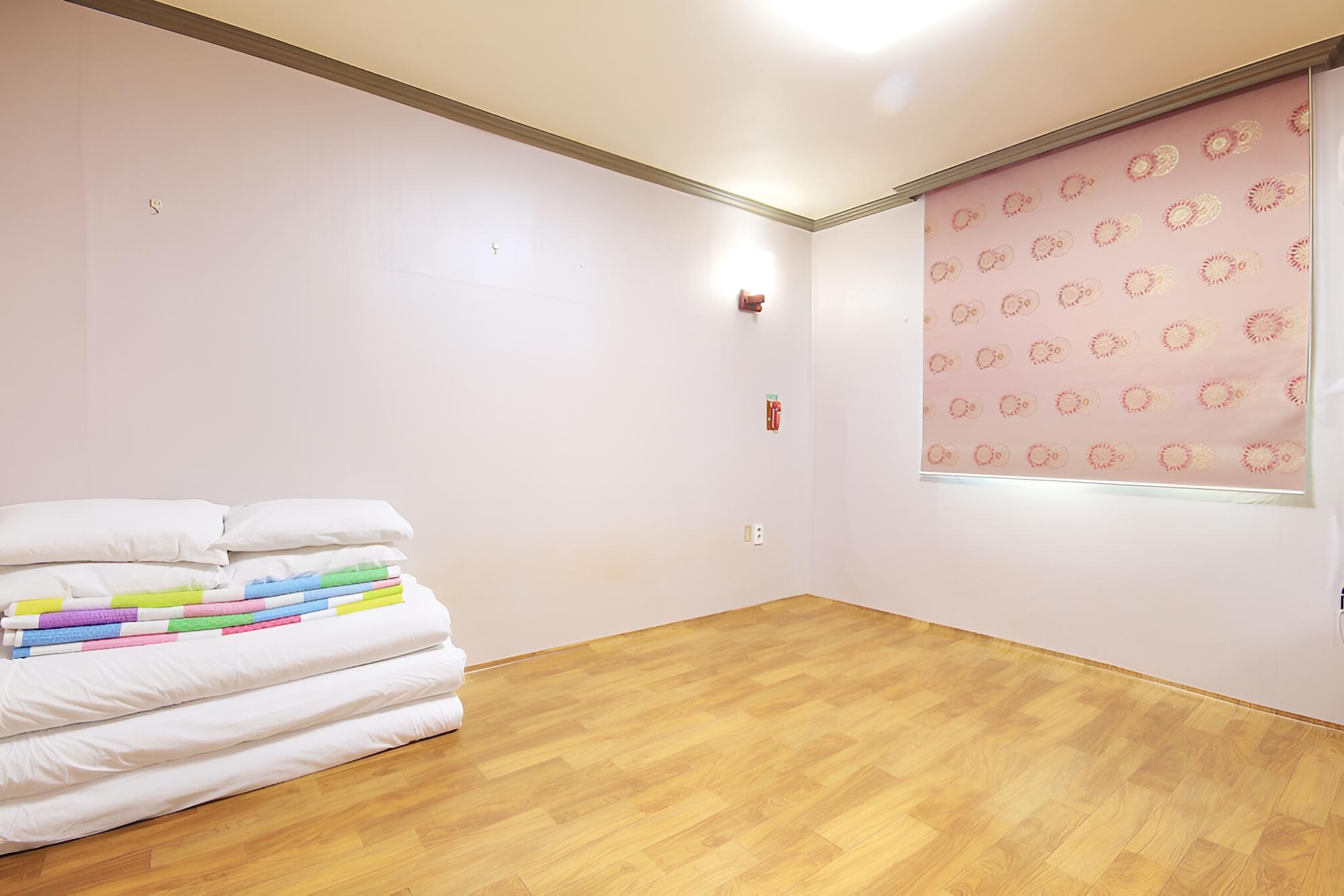 Room (Korean) - Photo 5