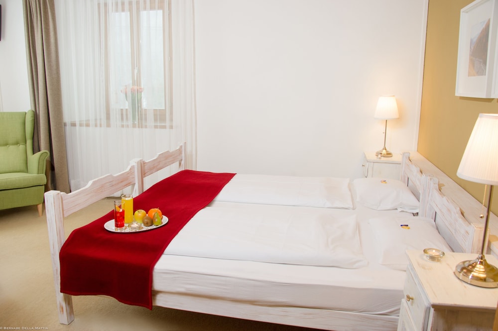 Standard Double or Twin Room photo 2