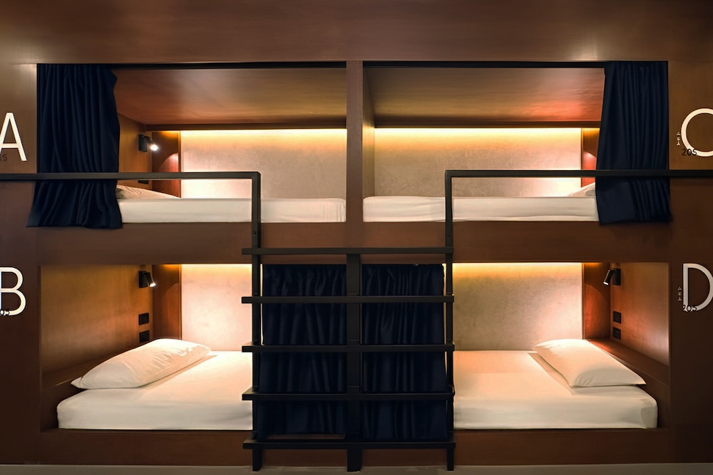 Upper Bunk Bed in 4-Bed Mixed Dorm photo 3