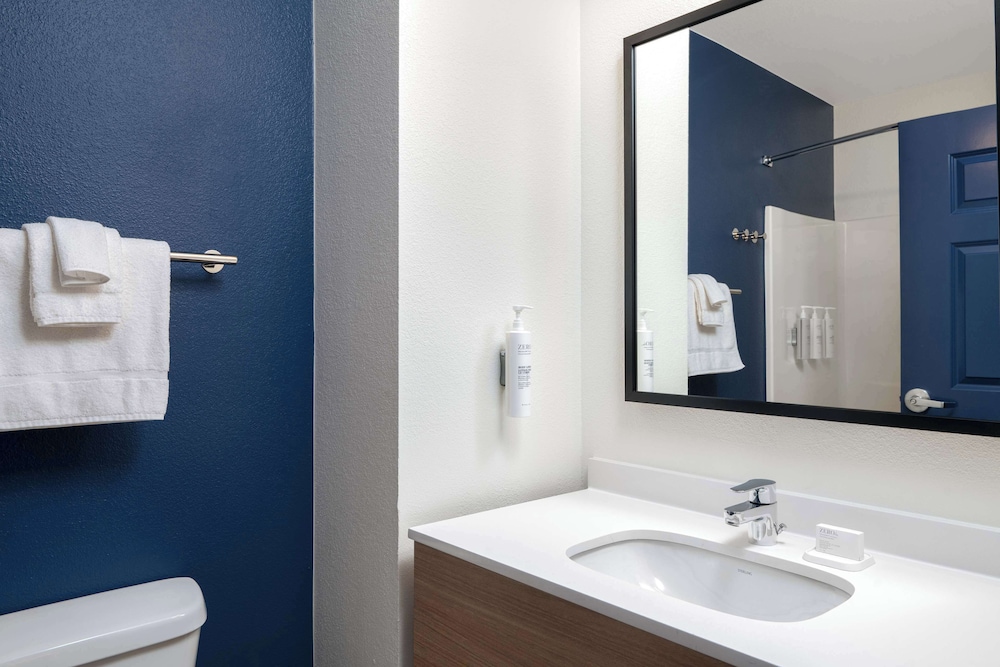 Suite, 2 Queen Beds - Photo 6