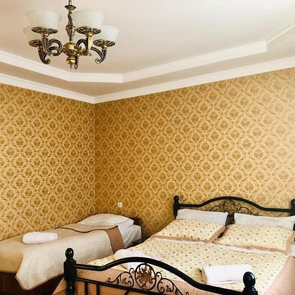Comfort Room, Multiple Beds