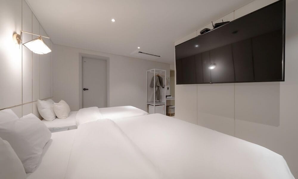 Suite - Photo 4