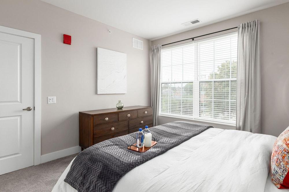 Downtown Luxury - Top Floor 2BR at Topiary Park, 写真 31
