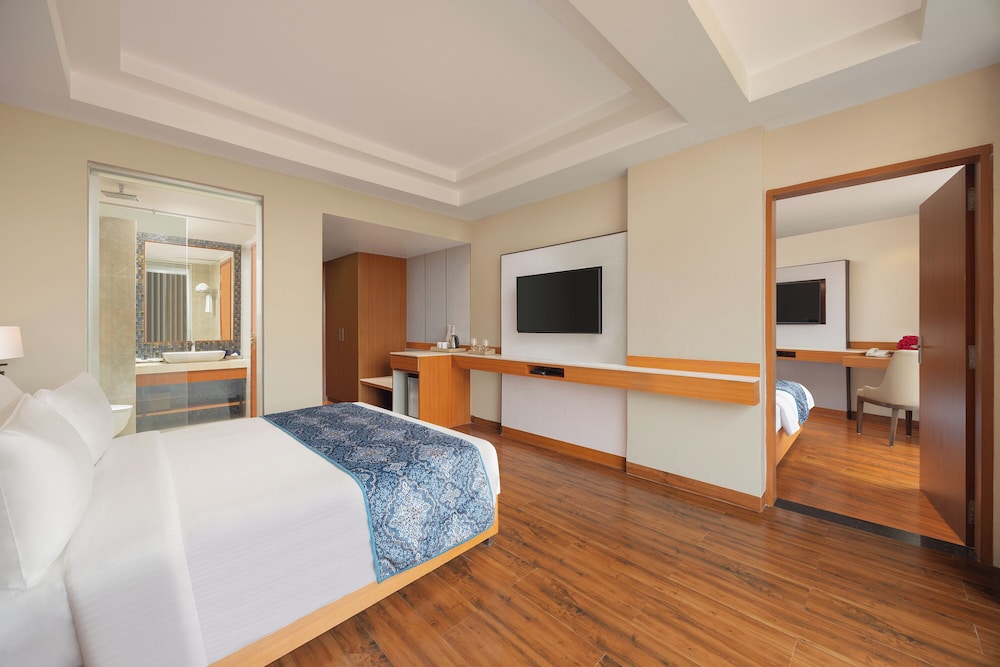 Suite, 1 King Bed