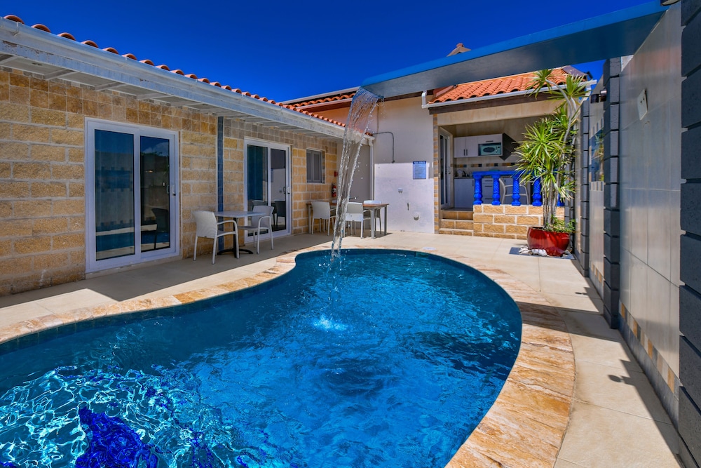Pool side Apartment Deluxe photo 2