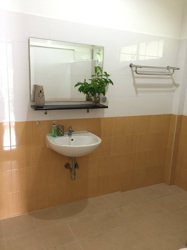 Basic Villa photo 3