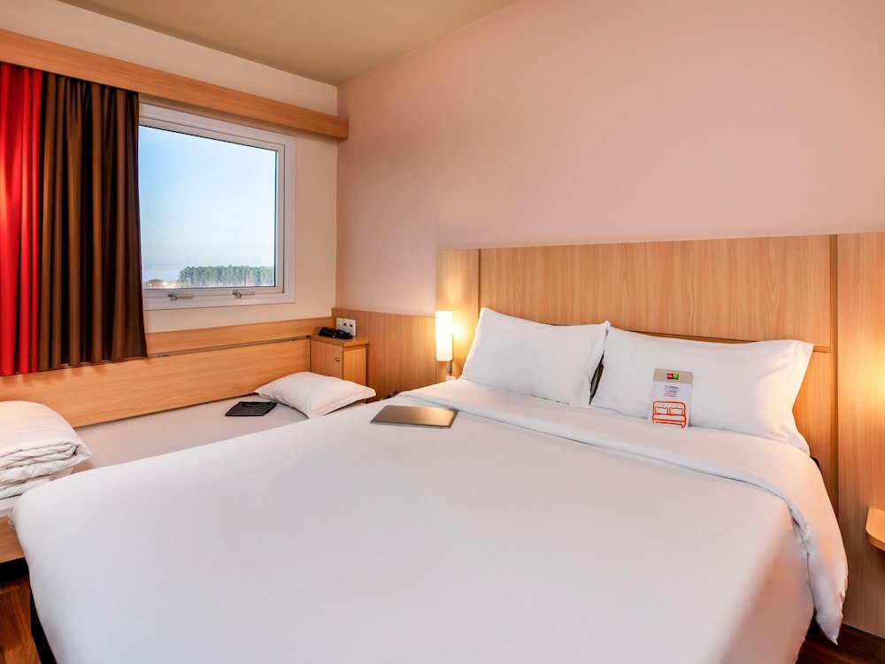 Apartment (Triple), (1 Double and 1 Single Bed) photo 2