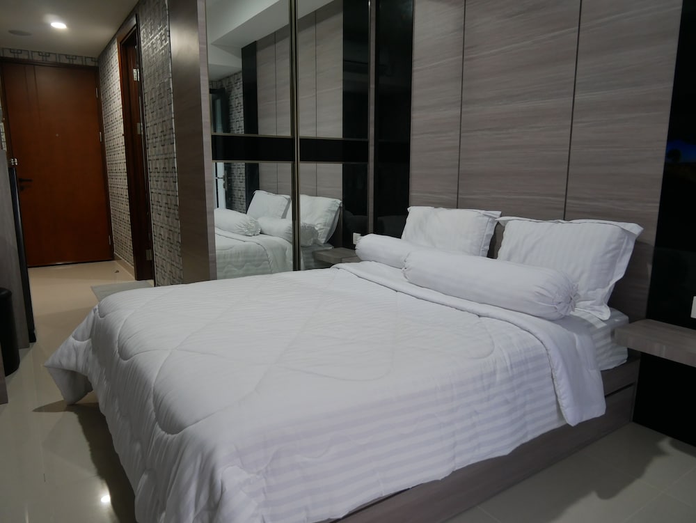 Comfort Studio, 1 Queen Bed, Non Smoking photo 2