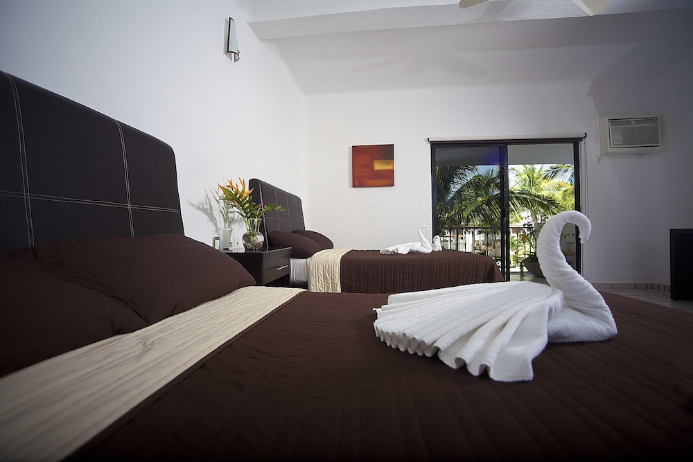 Room Only / Solo Habitacion photo 3
