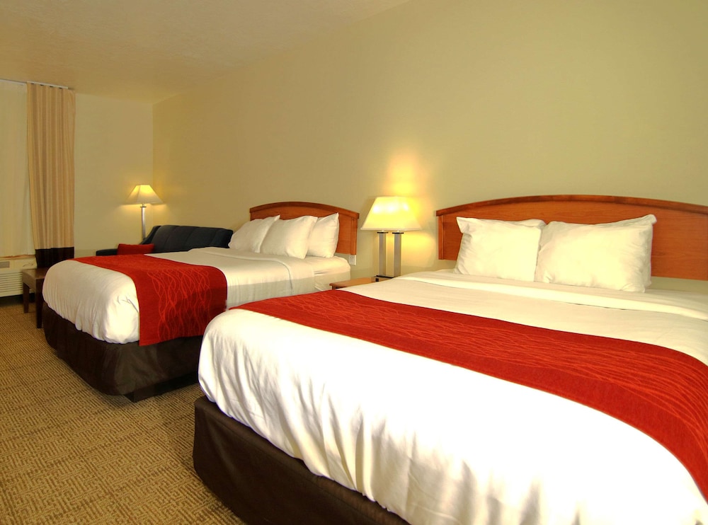 Larger Room, 2 Queen Beds, Non-Smoking - Photo 1