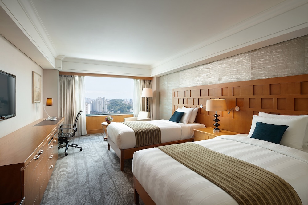 Premier Twin Room (Swim Pool Access For 2)
