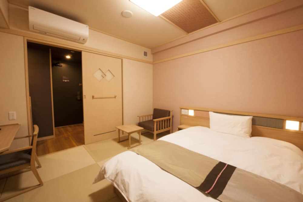 Run Of The House, Non Smoking (No Room Cleaning Service During Your Stay) photo 2