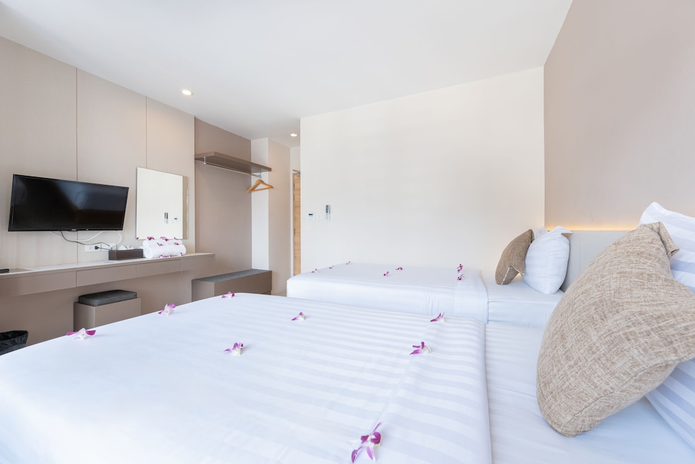 Deluxe Twin Room - Photo 2