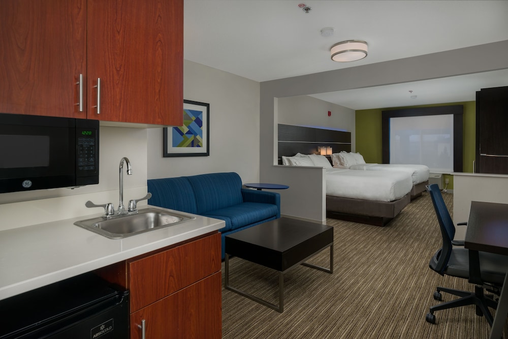 Standard Room, Multiple Beds photo 1