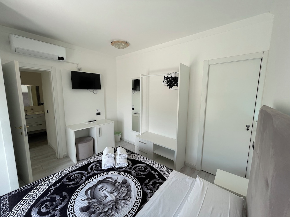 Classic Double Room - Photo 2