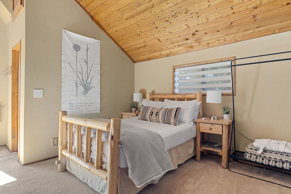House, Multiple Beds, Hot Tub, Mountain View (Chalet Vino)