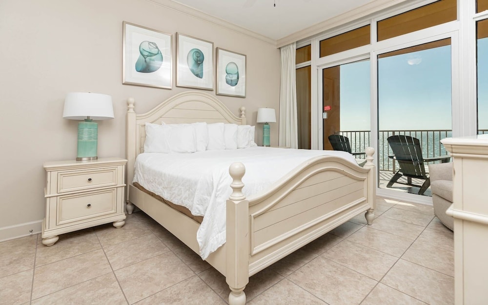 Condo, 4 Bedrooms