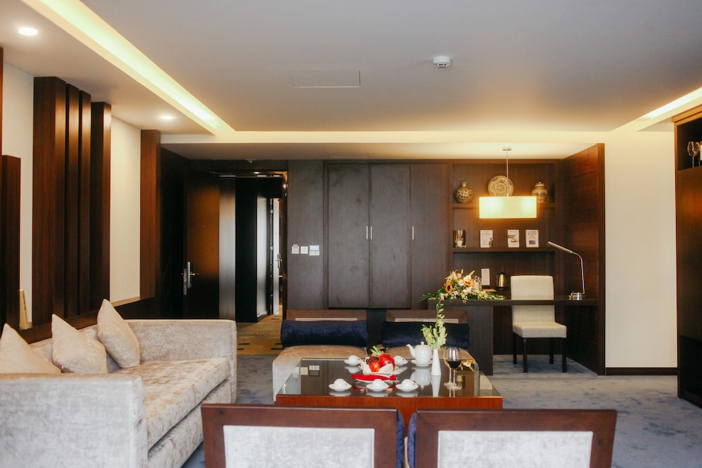 Central Executive Suite, Bay View - Photo 4