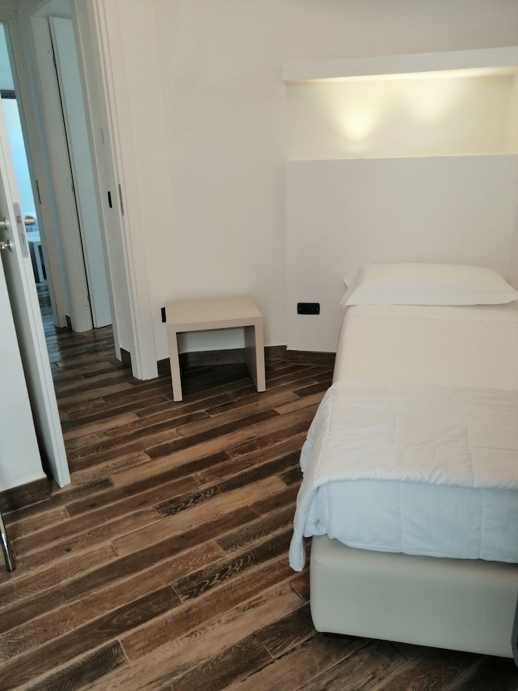Standard Room, 2 Bedrooms, Connecting Rooms photo 2