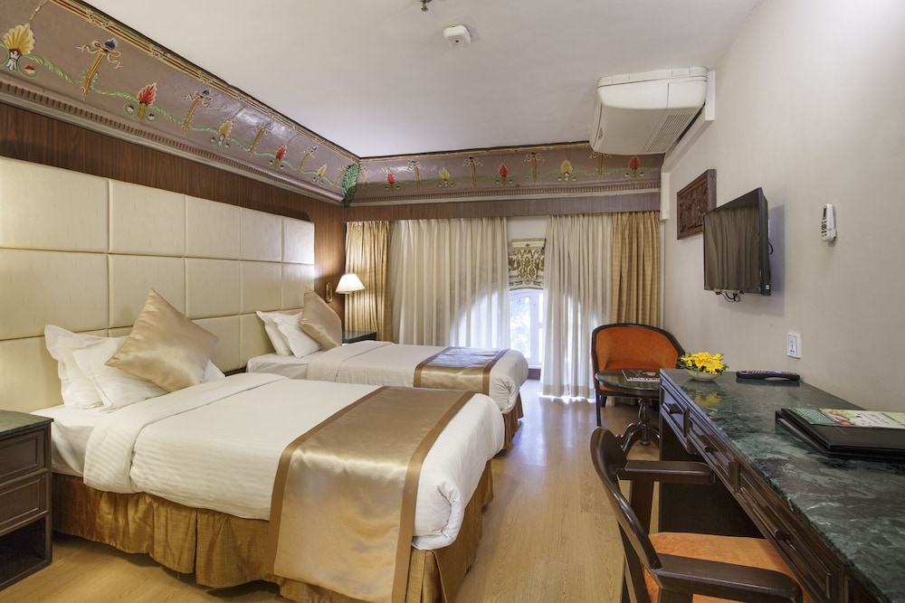 Deluxe Room Twin Bed - Photo 1